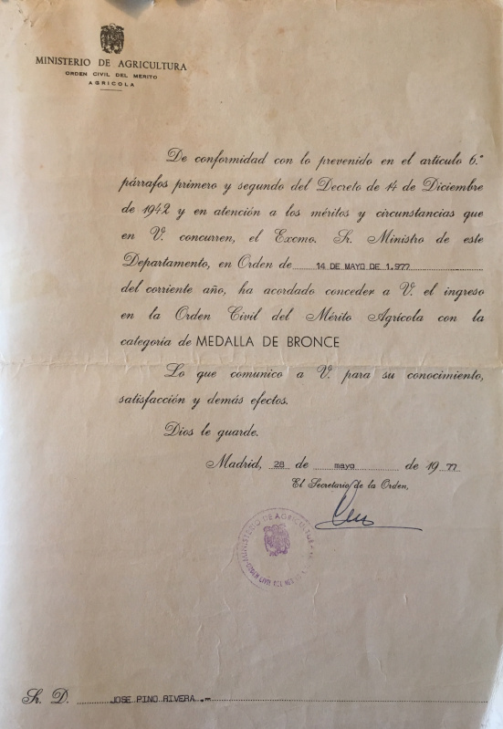 Escrito de 28/05/1977 del Secretario de la Orden Civil del Mérito Agrícola comunicando ingreso en la Orden.