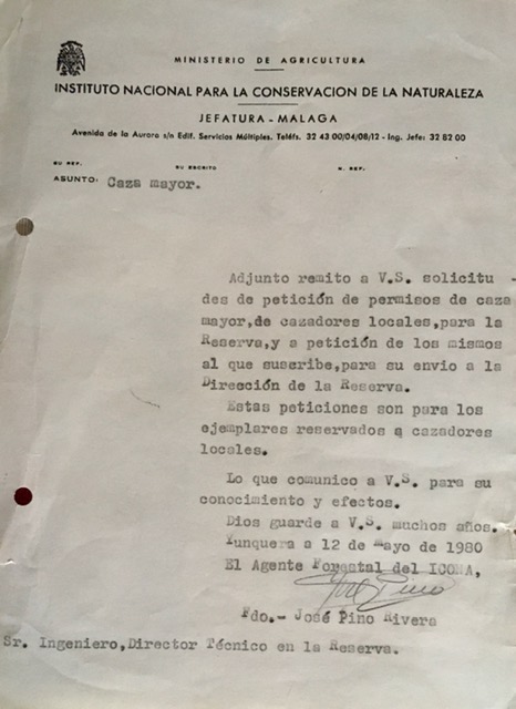 Oficio de 12/05/1980, remitiendo solicitudes de cazadores locales para caza de macho montés en la Reserva Nacional de Caza.