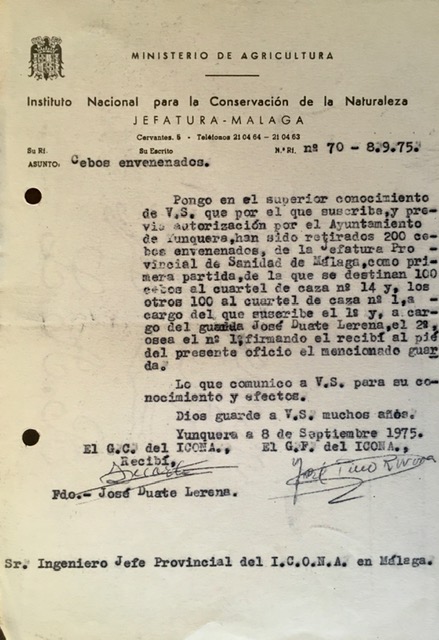 Oficio de 08/09/1975, informando de la retirada de 200 cebos envenenados de la Jefatura de Sanidad de Málaga.
