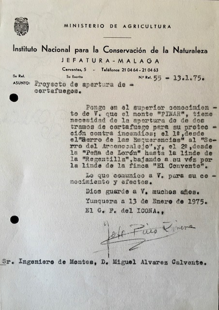 Oficio de 13/01/1975, proponiendo la apertura de dos tramos de cortafuegos en el monte Pinar de Yunquera (Málaga).