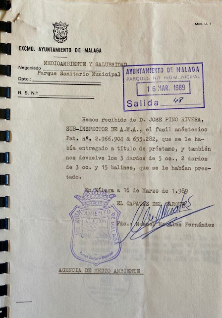Escrito de entrega, nº 48 de 16/03/1989, del fusil anestésico y dardos prestados propiedad del Ayuntamiento de Málaga.